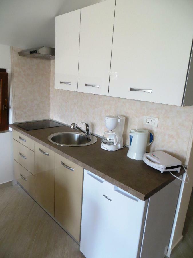 Apartmani Gracijela Карлобаг Екстер'єр фото